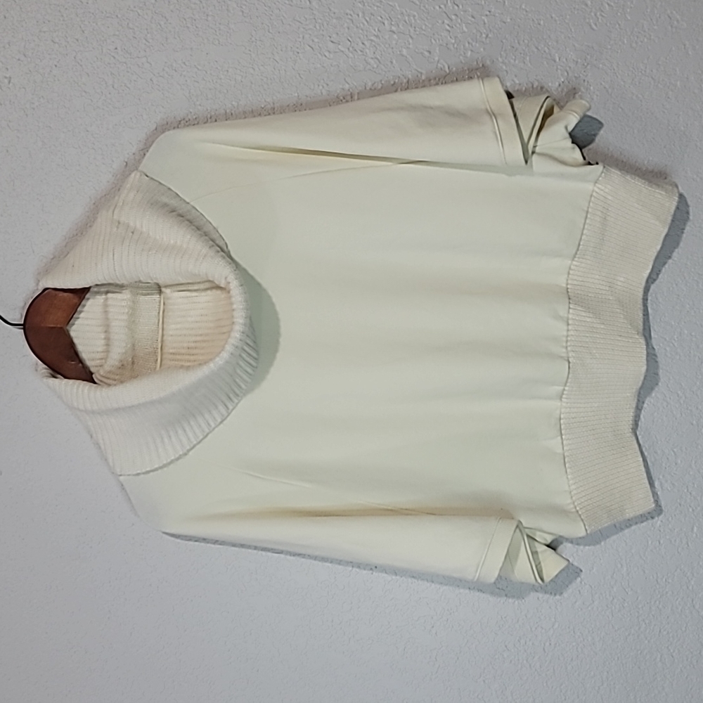 NWOT Red by Marck Ecko Oversized Turtleneck  Cream Short Sleeve Top Sz. XS